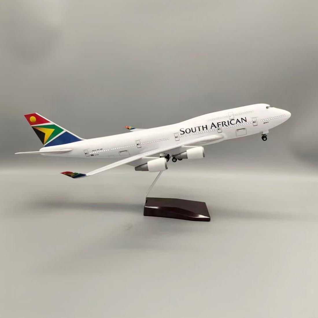 Model Kit Led - ألعاب للأطفال جنوب أفريقيا 1:150 B747