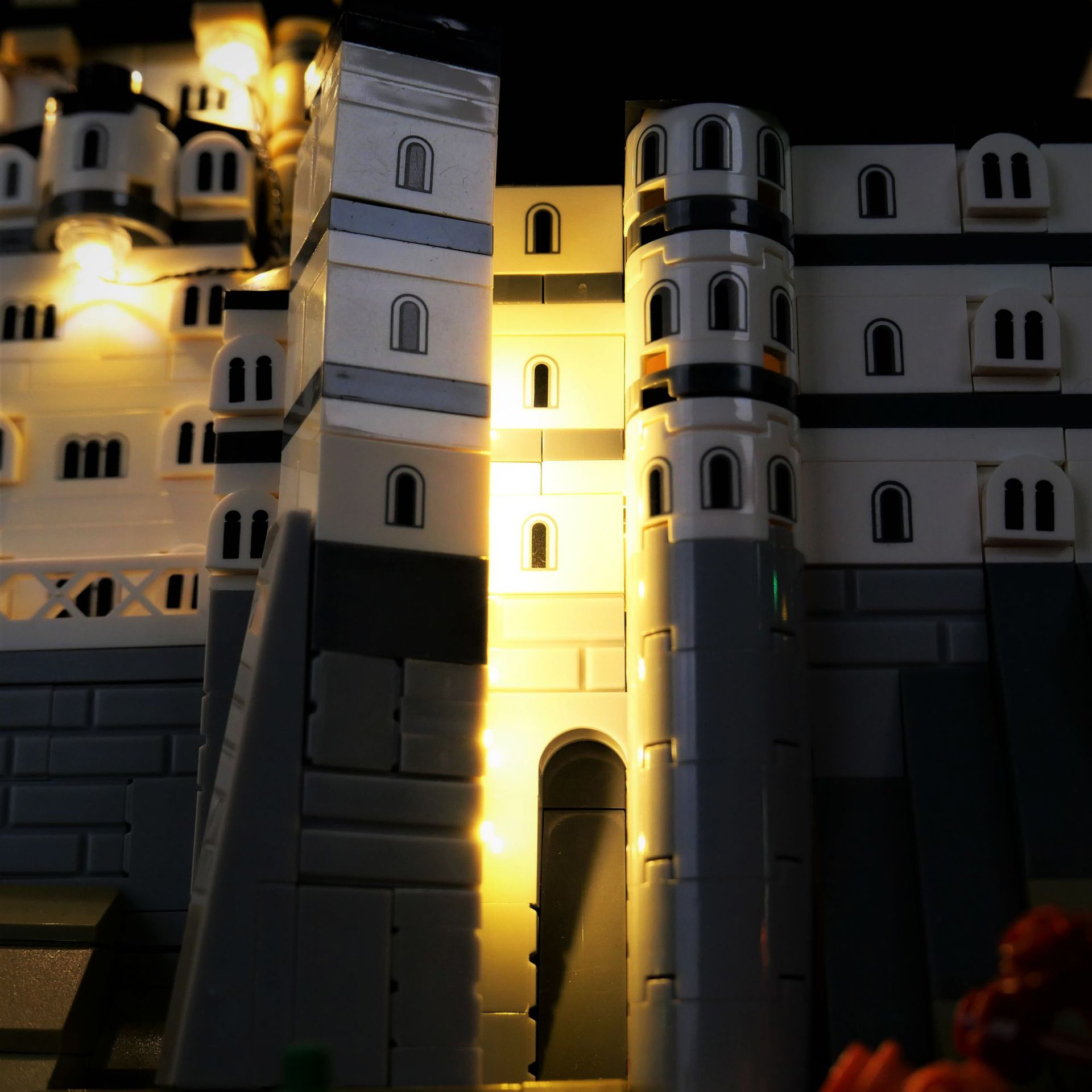 مجموعة إضاءة LED لـ LEGO Neusc - مراجعة Model Kit Lego وسعره