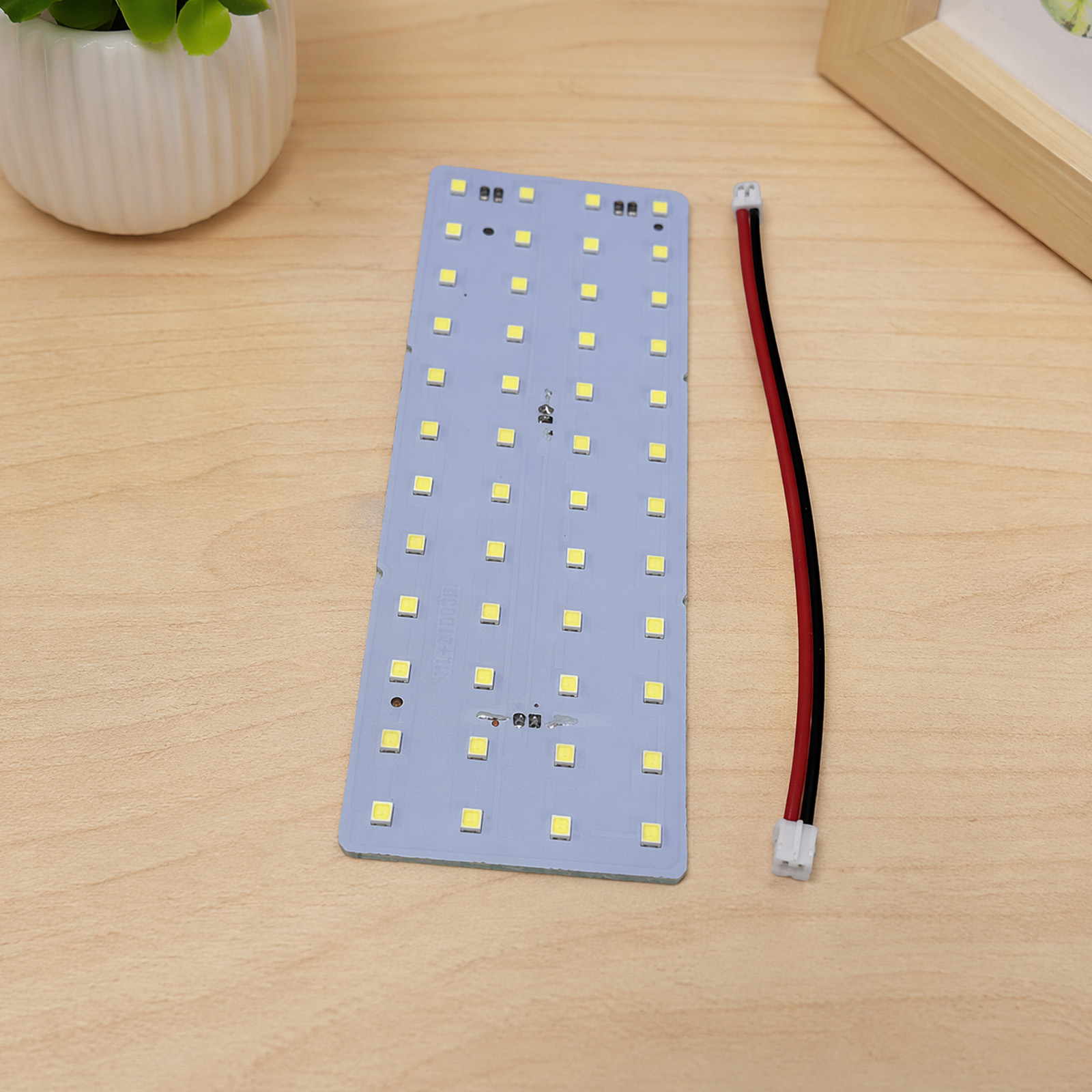 طقم لوحة إضاءة خلفية LED ليثوف - مراجعة Model Kit Led وسعره
