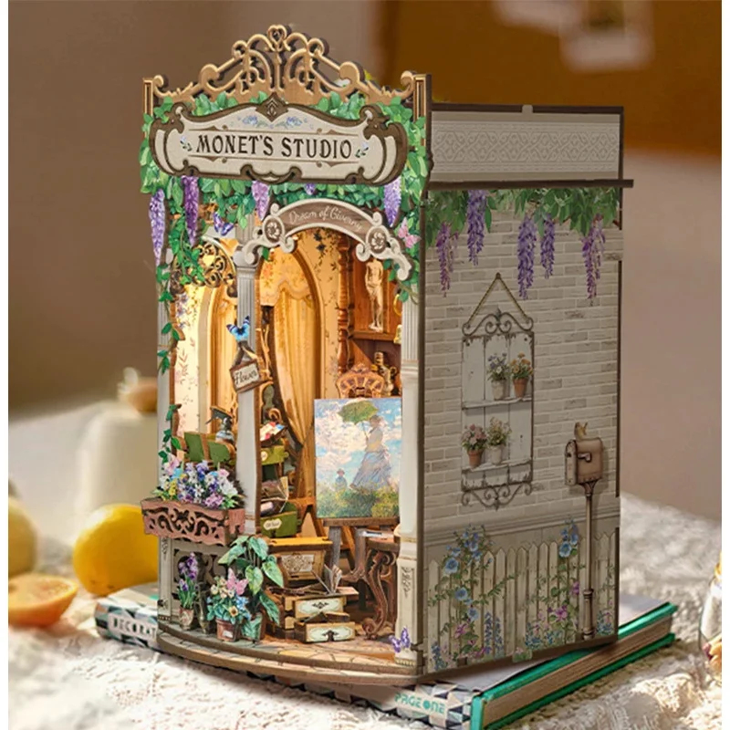 رف كتب خشبي على شكل استوديو مو - مراجعة Model Kit Studio وسعره