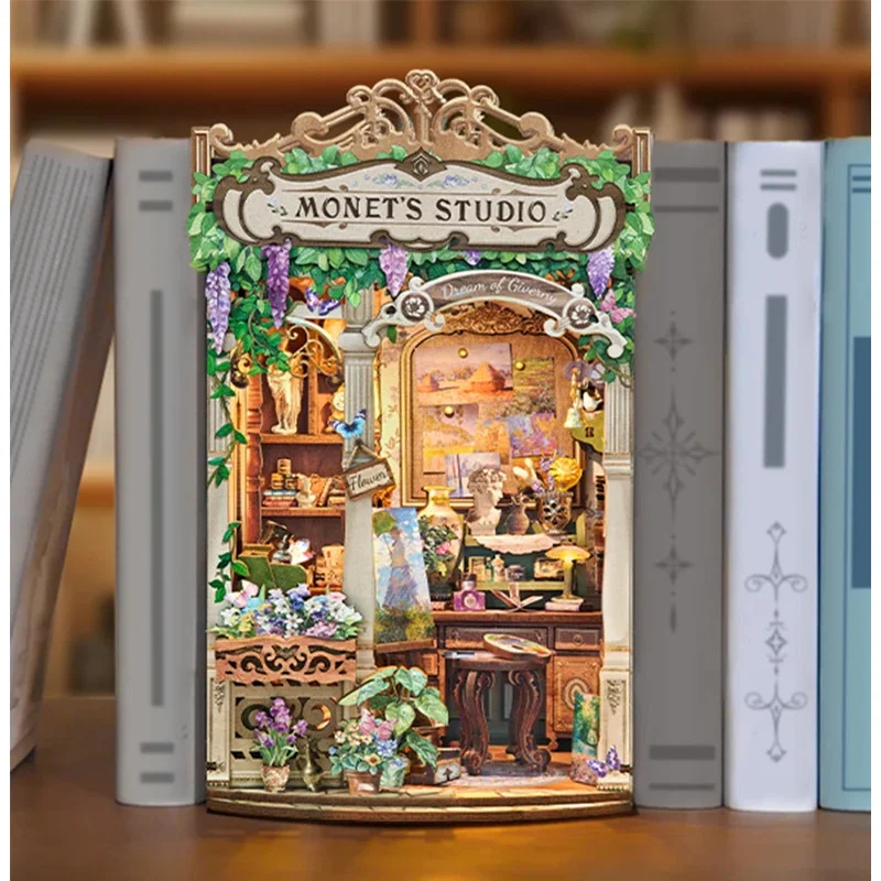 رف كتب خشبي على شكل استوديو مو - مراجعة Model Kit Studio وسعره