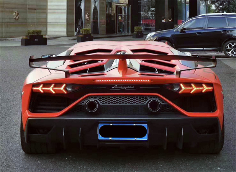طقم هيكل خلفي جديد من ألياف ال - مراجعة Model Kit Lamborghini وسعره