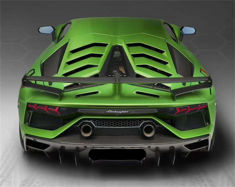 طقم هيكل خلفي جديد من ألياف ال - مراجعة Model Kit Lamborghini وسعره