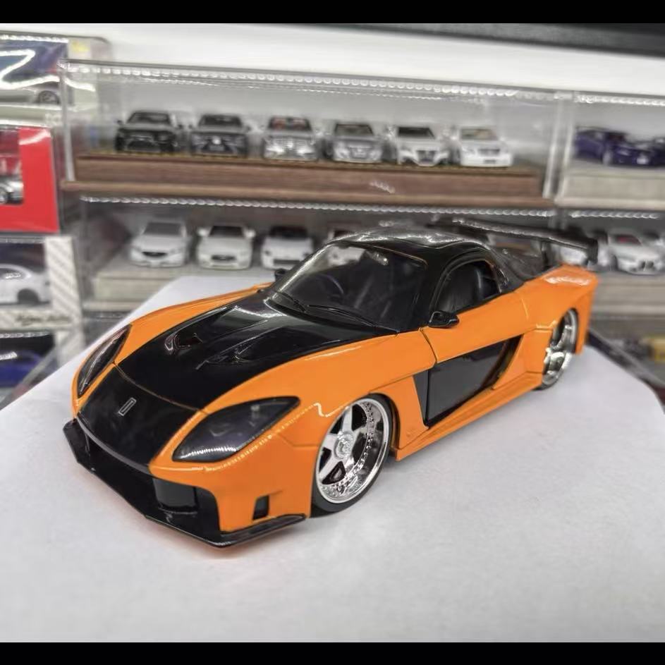 نموذج سيارة JADA 1:24 طوكيو در - مراجعة Model Kit Lamborghini وسعره
